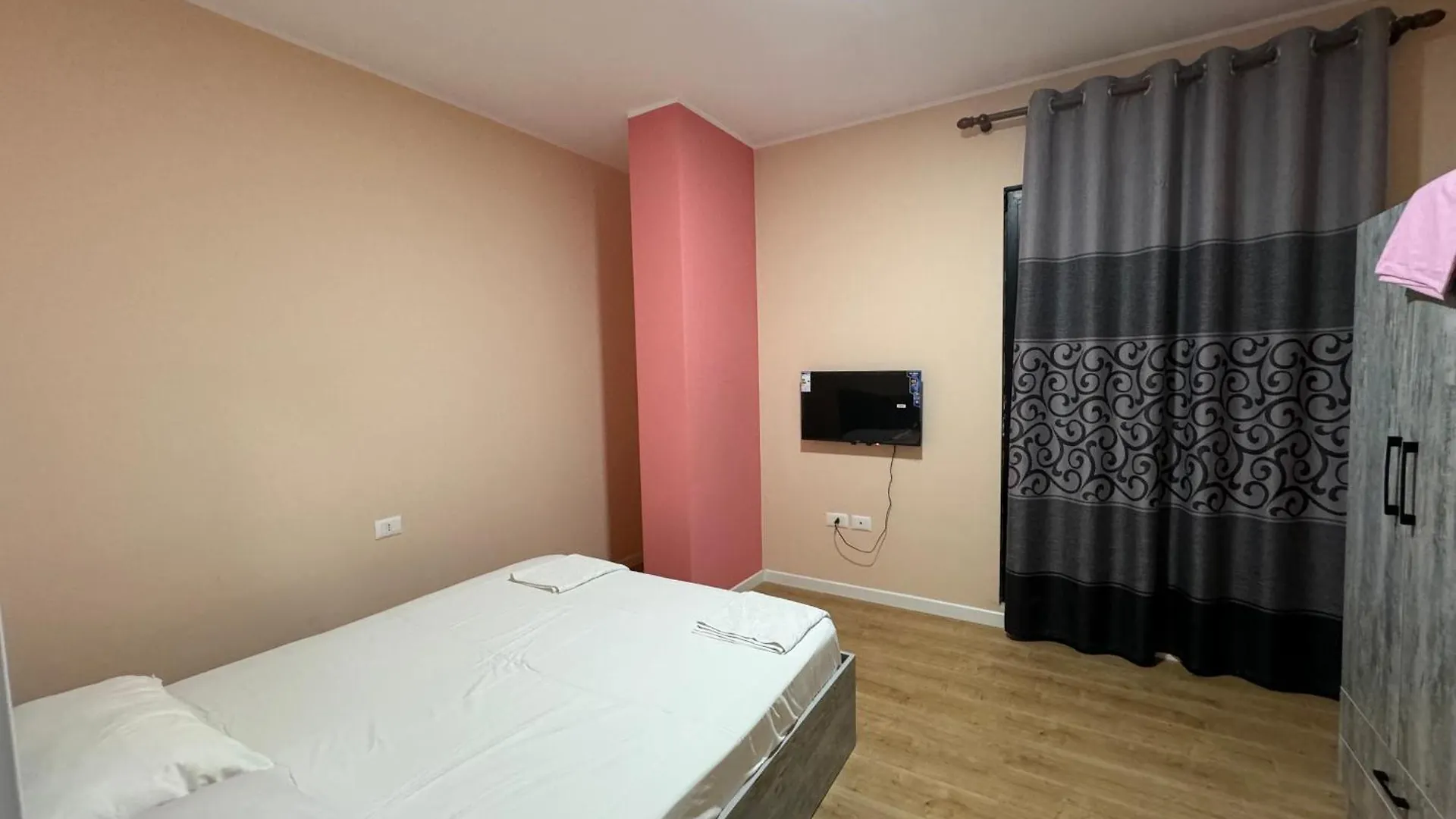 Cc Comfort Apartment Tirana Albania